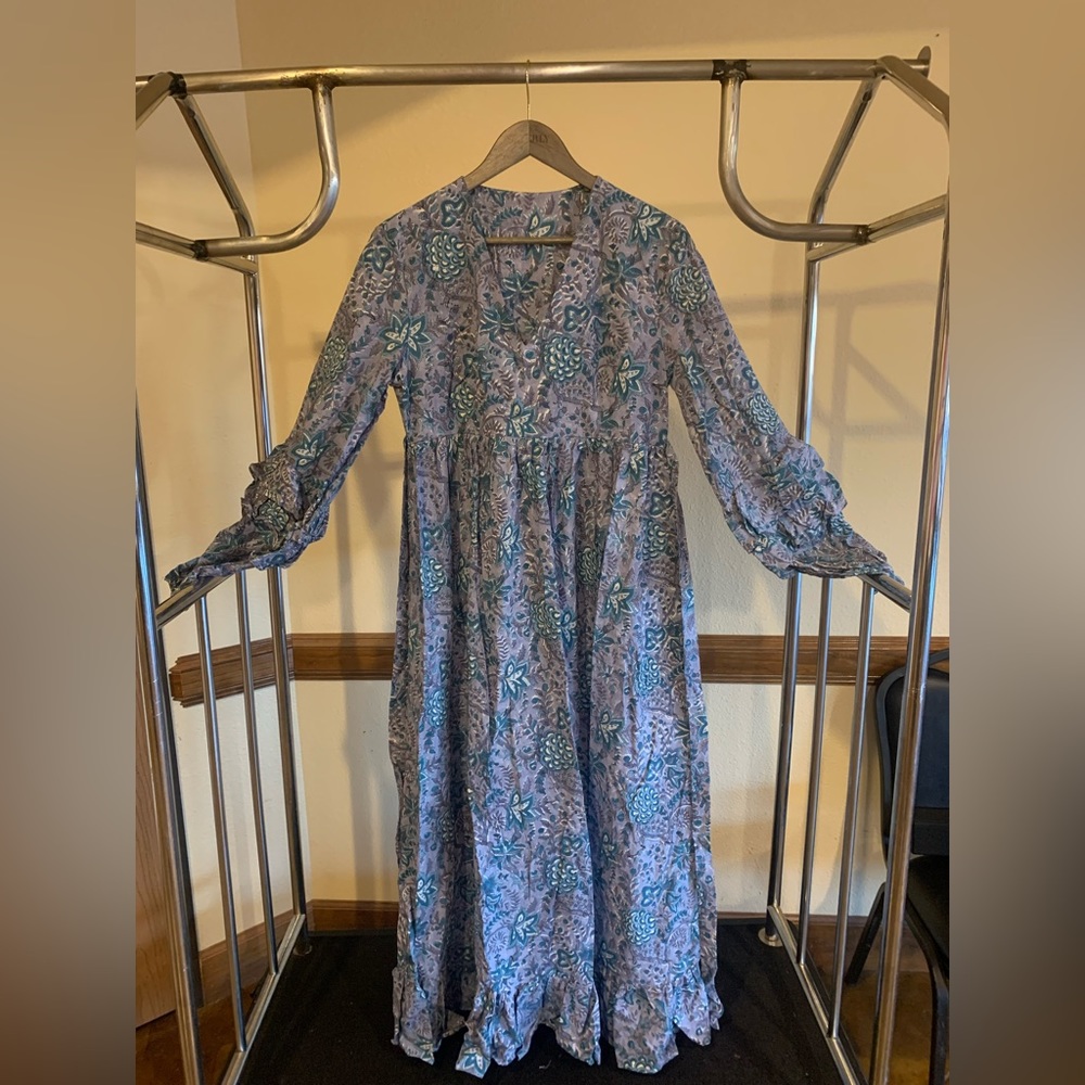 Light blue long sleeve dress, comfortable material, soft colors, size medium